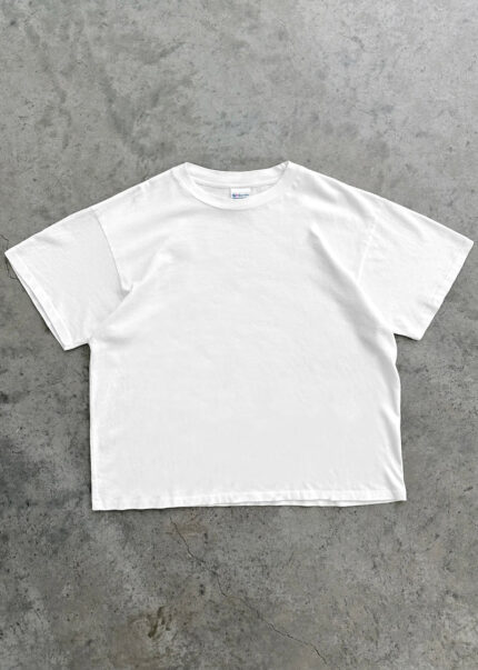 AKIMBO “CHAIN-PEEKER” SINGLE STITCHED TEE WHITE