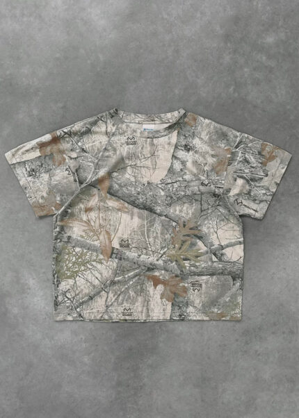 AKIMBO "CHAIN-PEEKER" SINGLE STITCHED TEE - REALTREE® CAMO