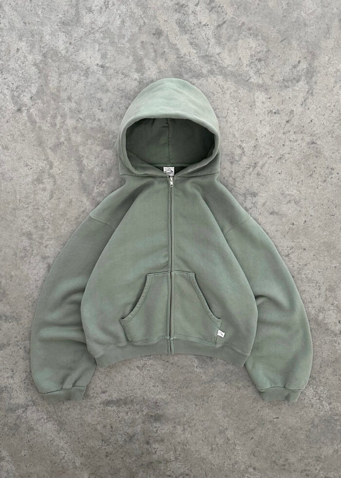 AKIMBO ZIP-UP HOODIE SAGE